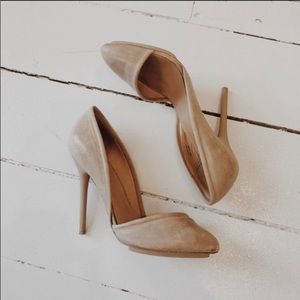 NEW condition LAMB heel / size 8